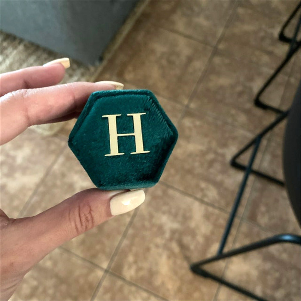 Green Hexagon Velvet Ring Box  - Monogram Custom Case recension och pris